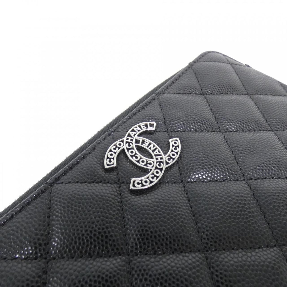 Chanel Caviar Skin Chain Wallet