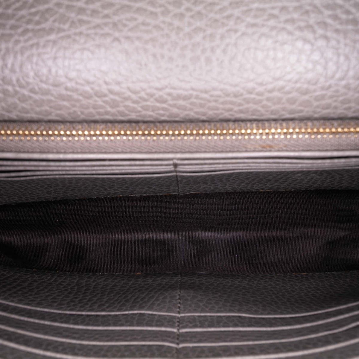 Gucci Leather Interlocking G Dollar Wallet on Chain