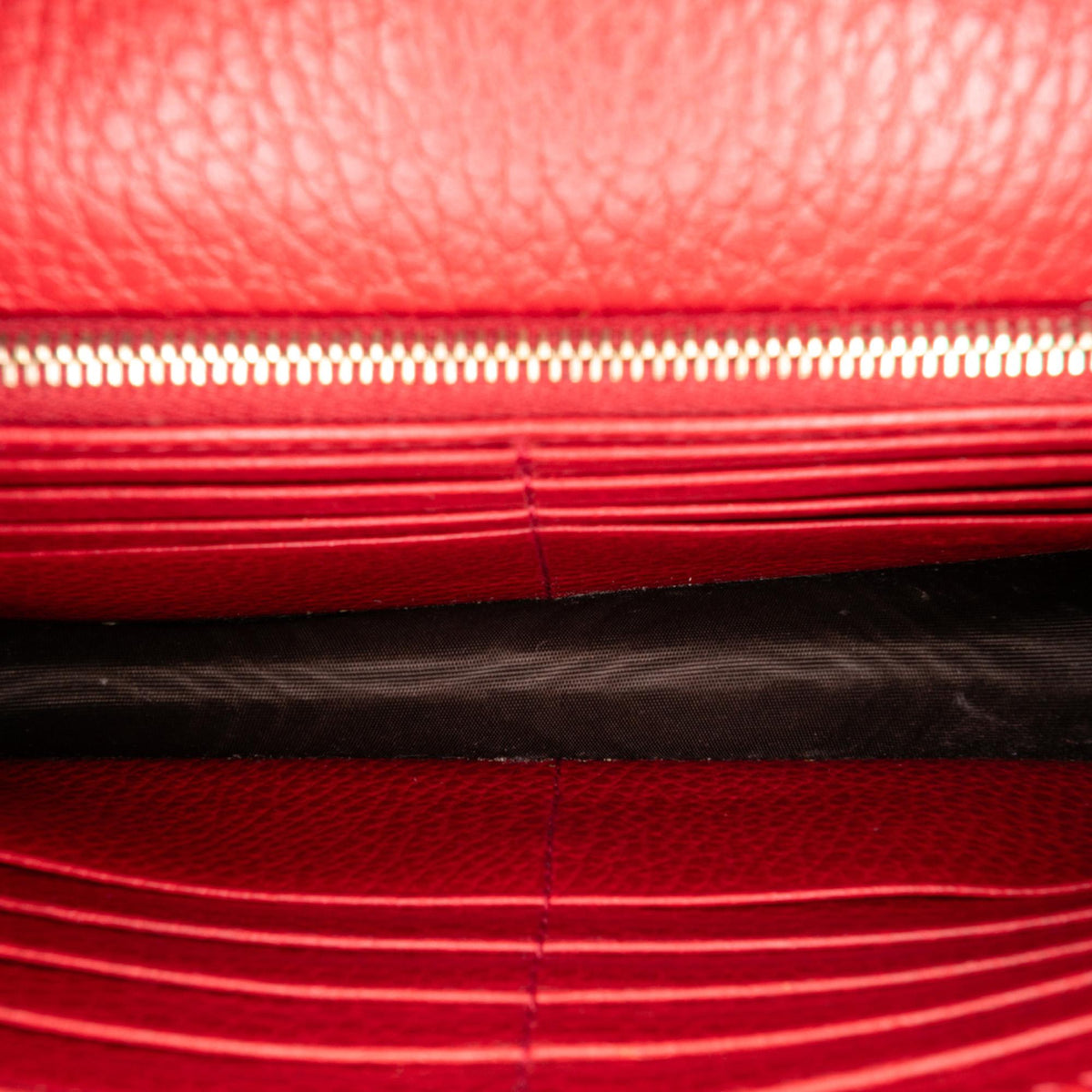Gucci Leather Interlocking G Dollar Wallet on Chain