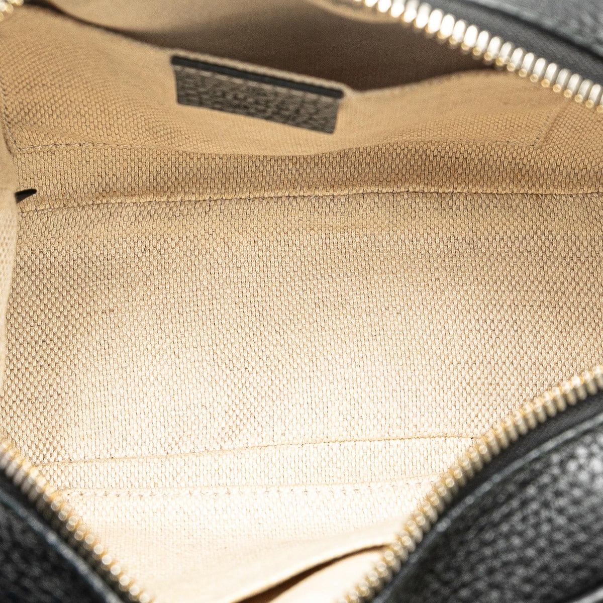 Gucci Small Leather Soho Disco Crossbody (SHG-0G7pv2)