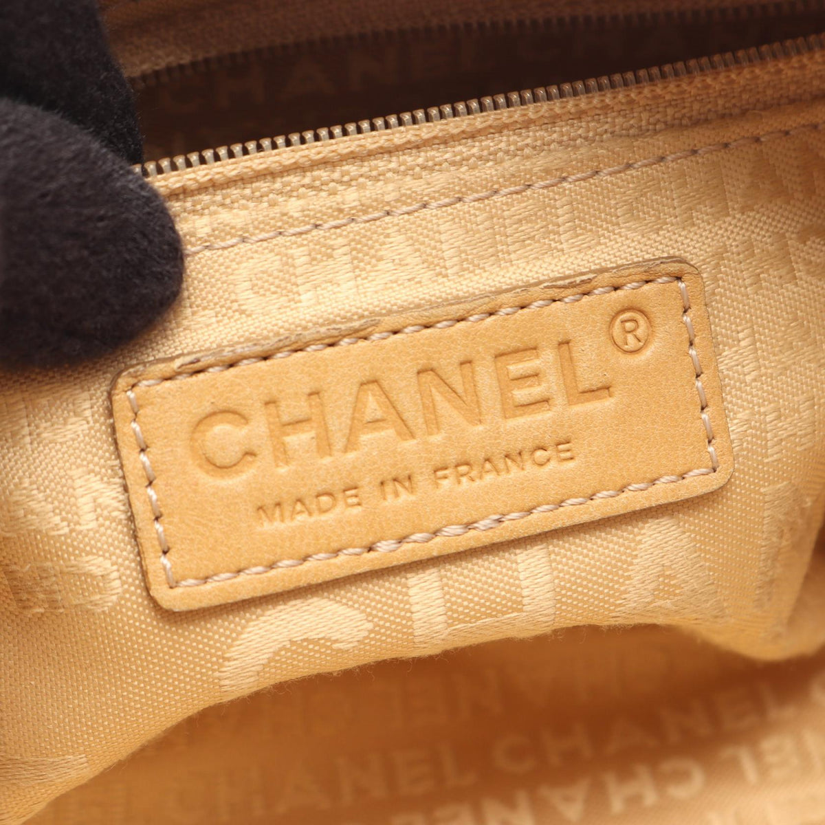 CHANEL Black leather 2101220084592