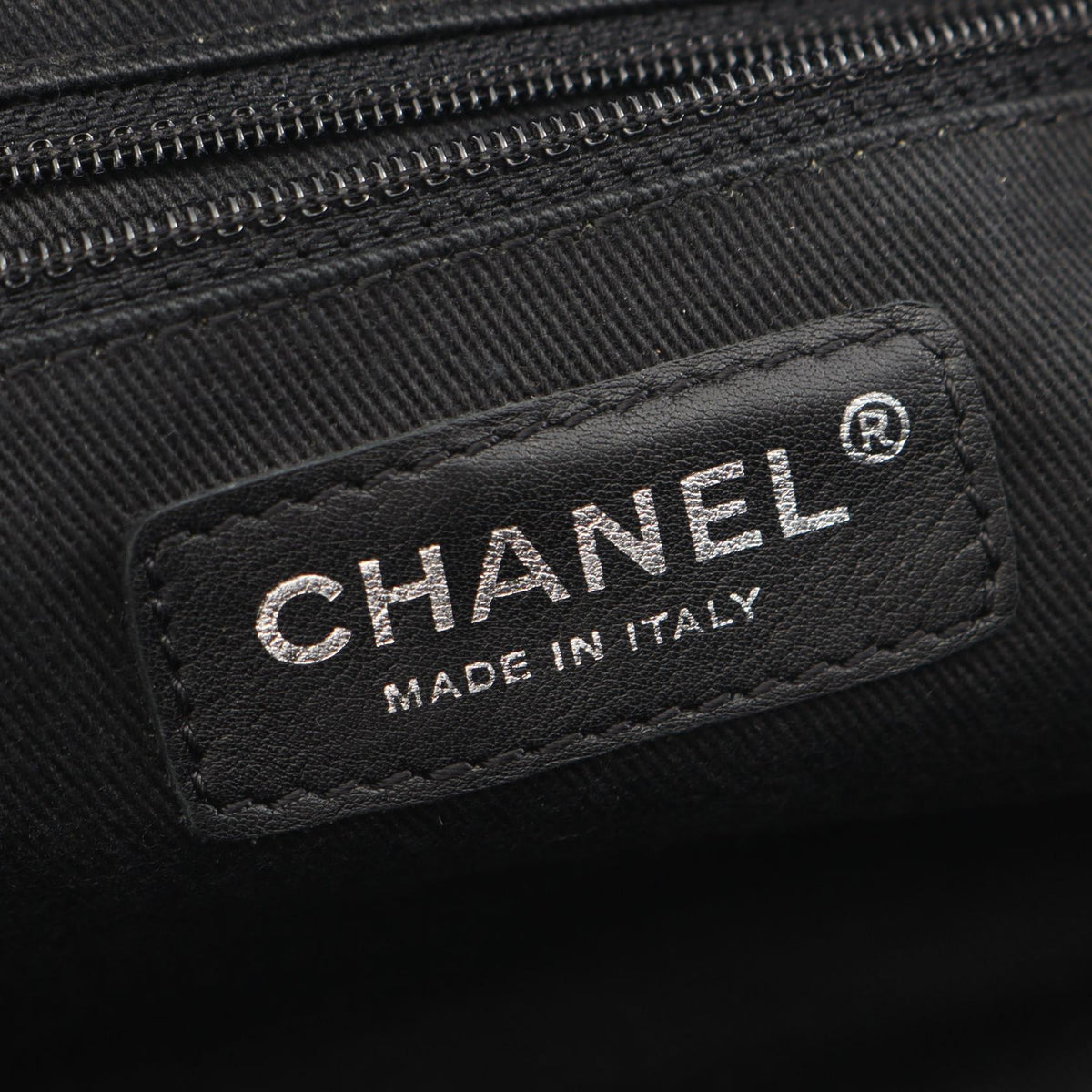CHANEL Black logo Lambskin (sheep leather) 2101220084714
