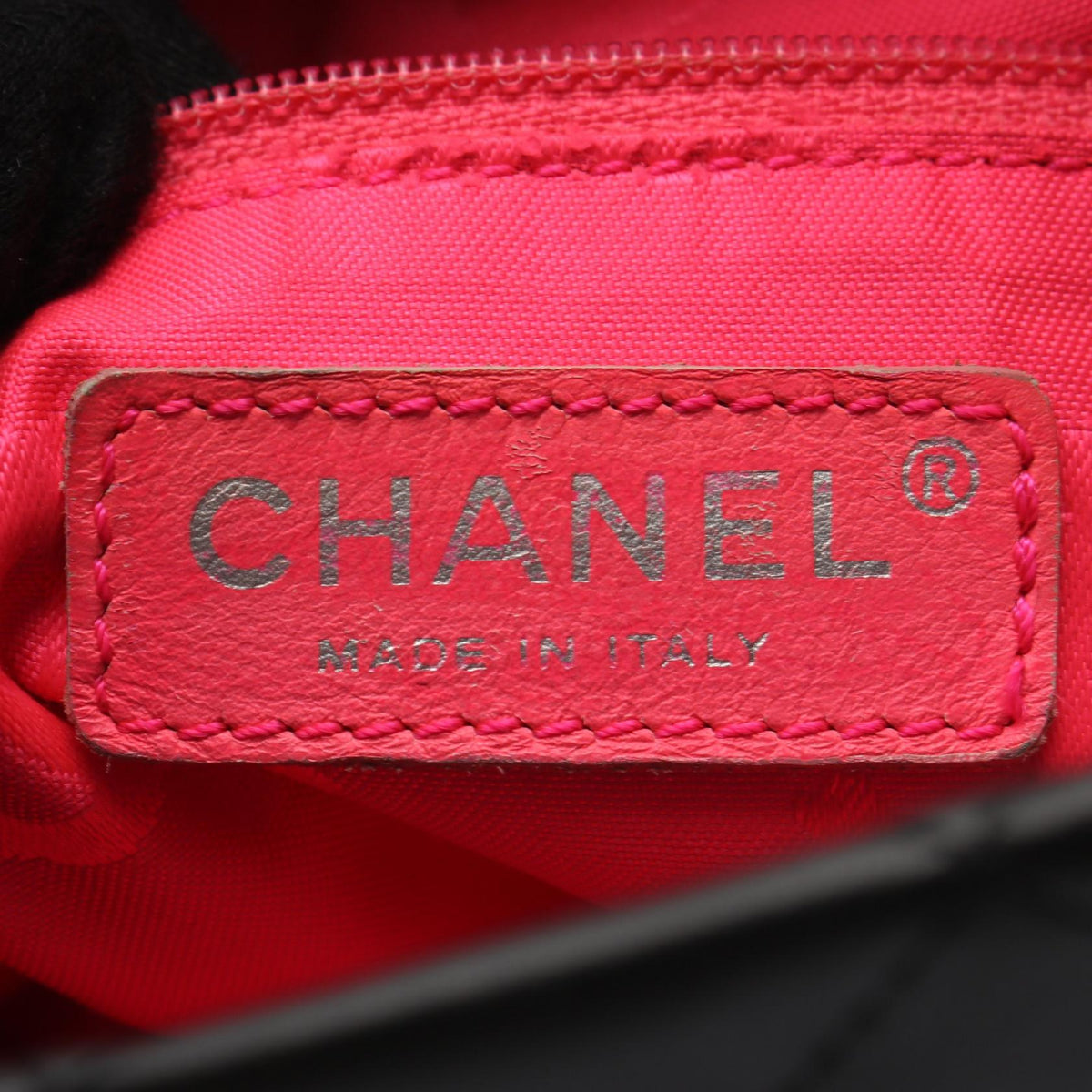 CHANEL Black Cambon line medium leather A25167 2101219992037