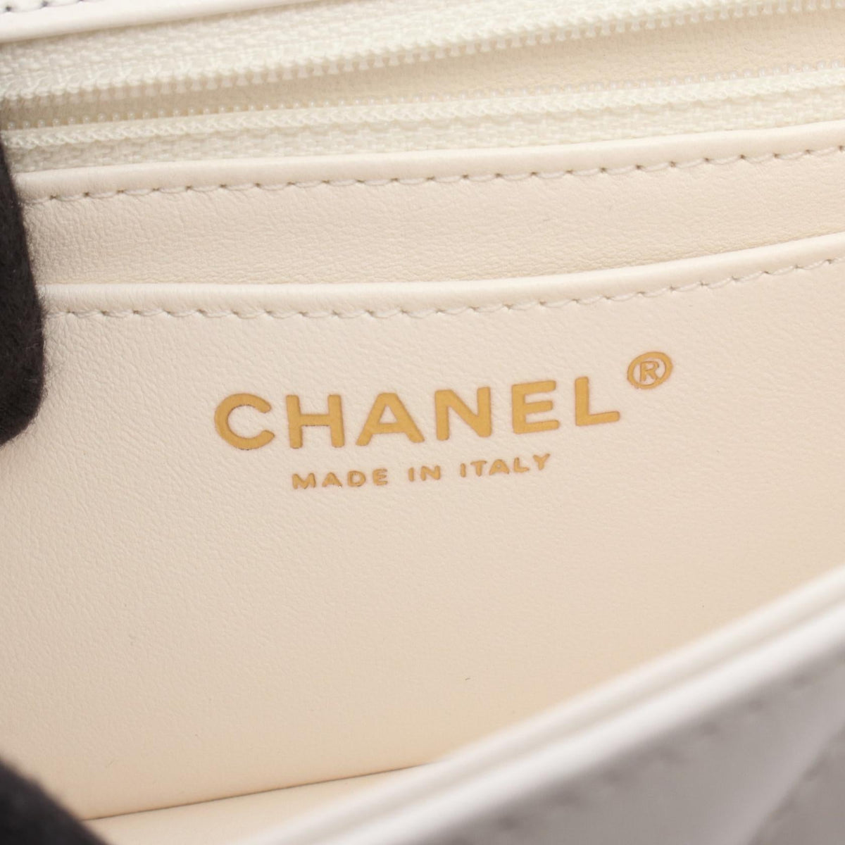CHANEL White 2.55 chevron V stitch leather AS0874 2106800634792