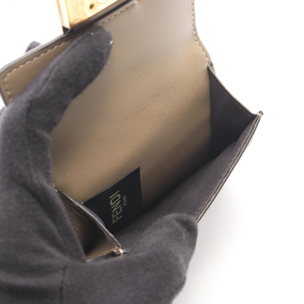 FENDI Baguette FF logo Tri-fold wallet Beige leather 8M0395AAJDF0E65 2101220025182