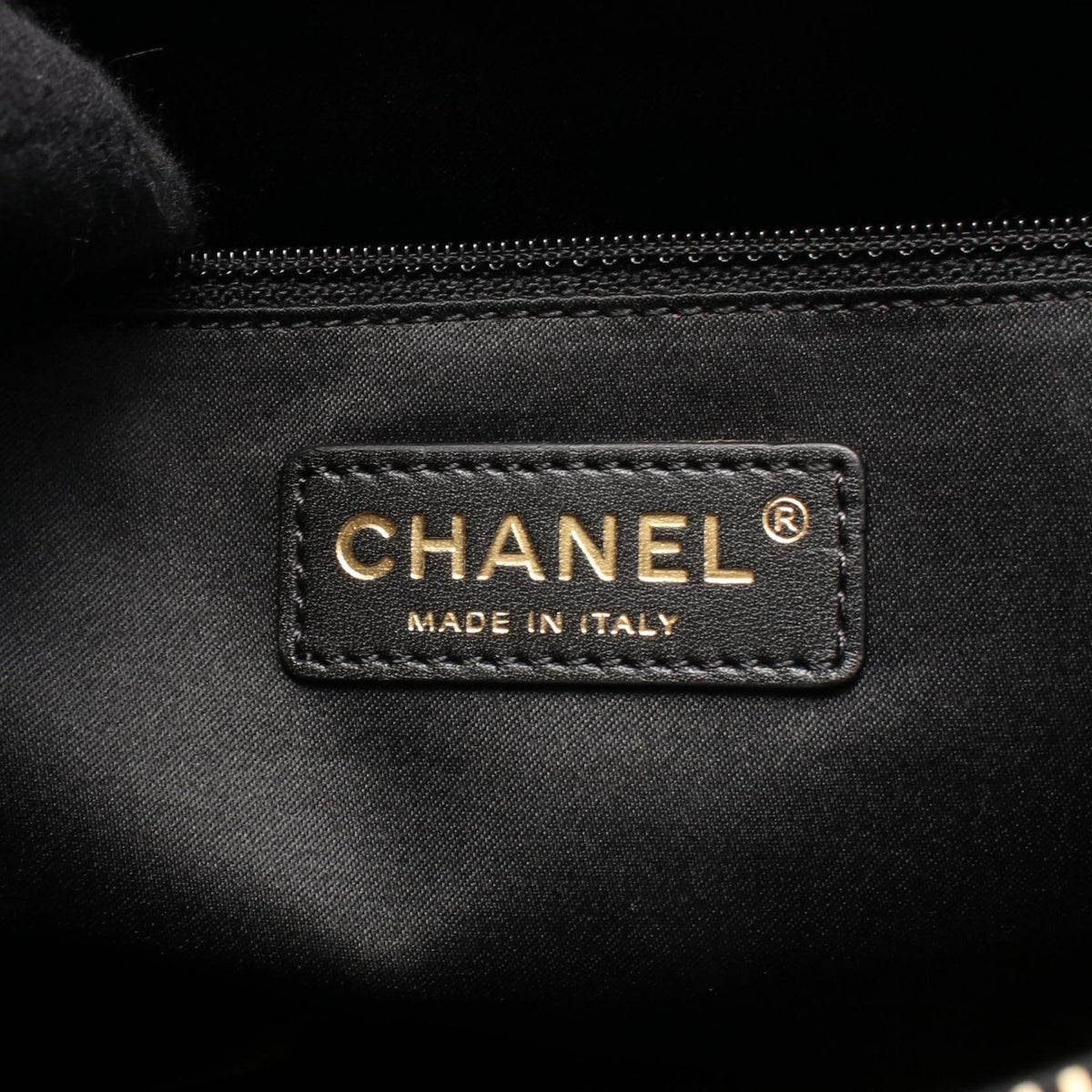 CHANEL Black Matelasse Grand Shopping GST Grained Calfskin leather A50995 2101220078997