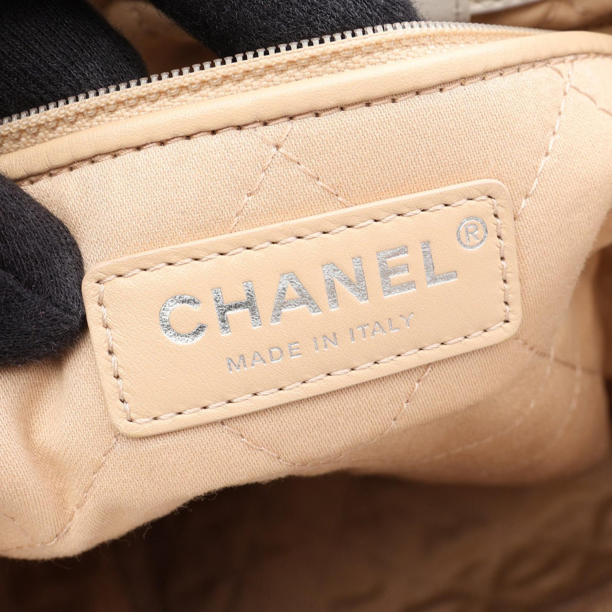 CHANEL White Chanel 22 Large leather AS3313 2106800644548