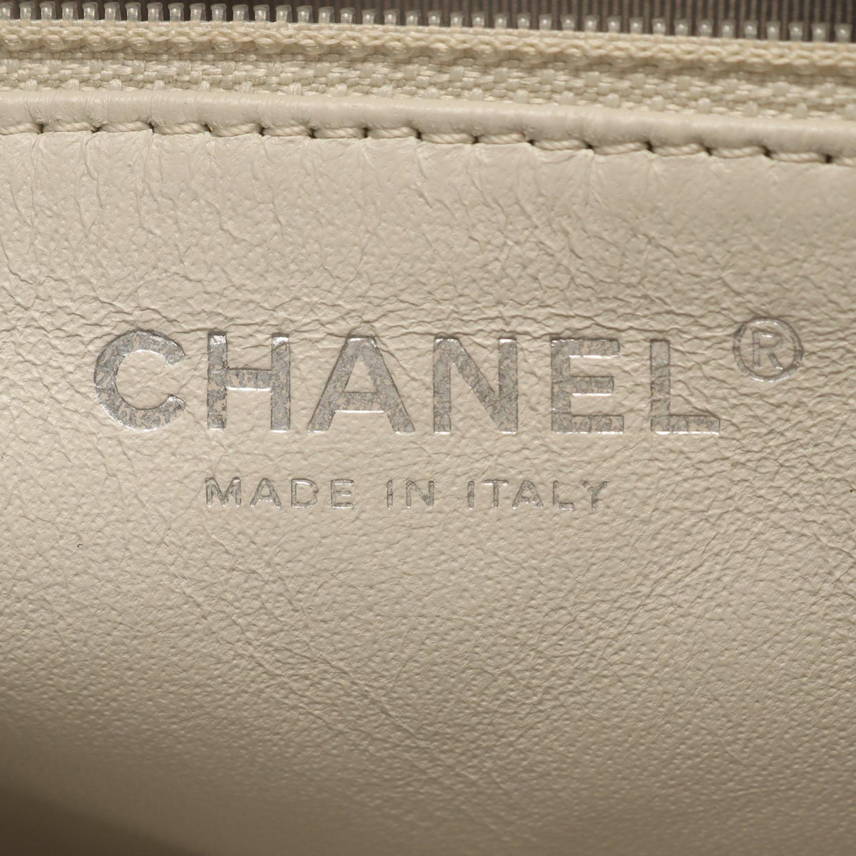 CHANEL White 2.55 Matelasse Grained Calfskin leather 2101220036973
