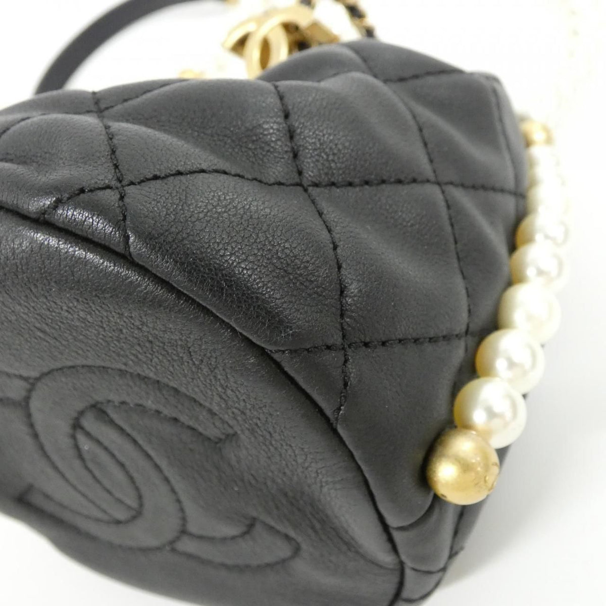 Chanel calf shoulder bag