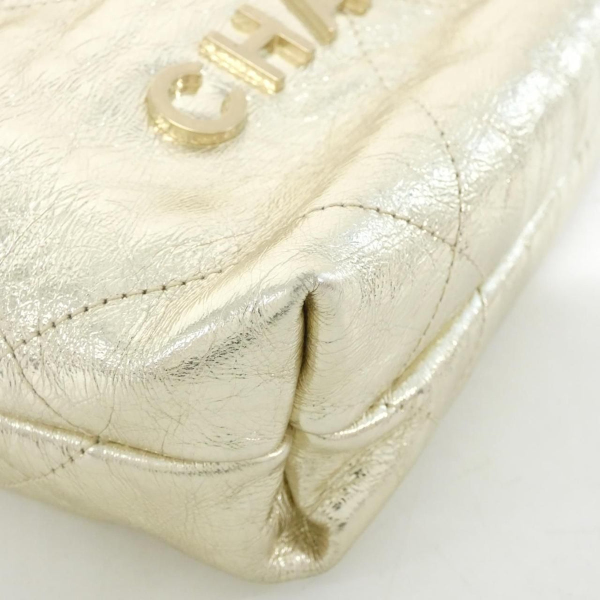 Chanel Chanel 22 Metallic Calfskin Shoulder Bag
