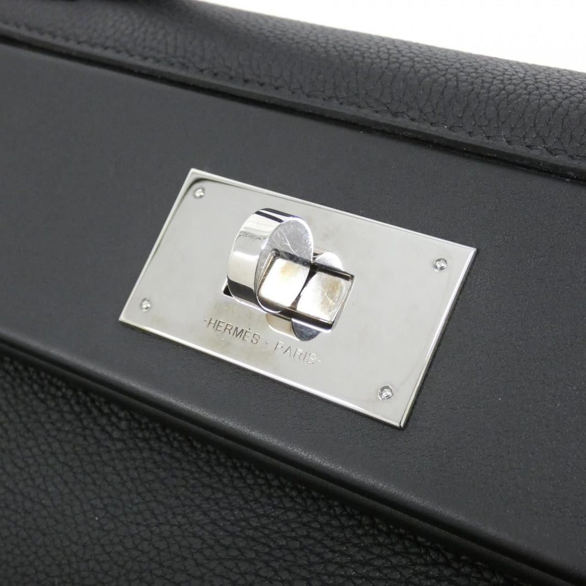Hermes 2424 29cm Taurillon Maurice Swift bag