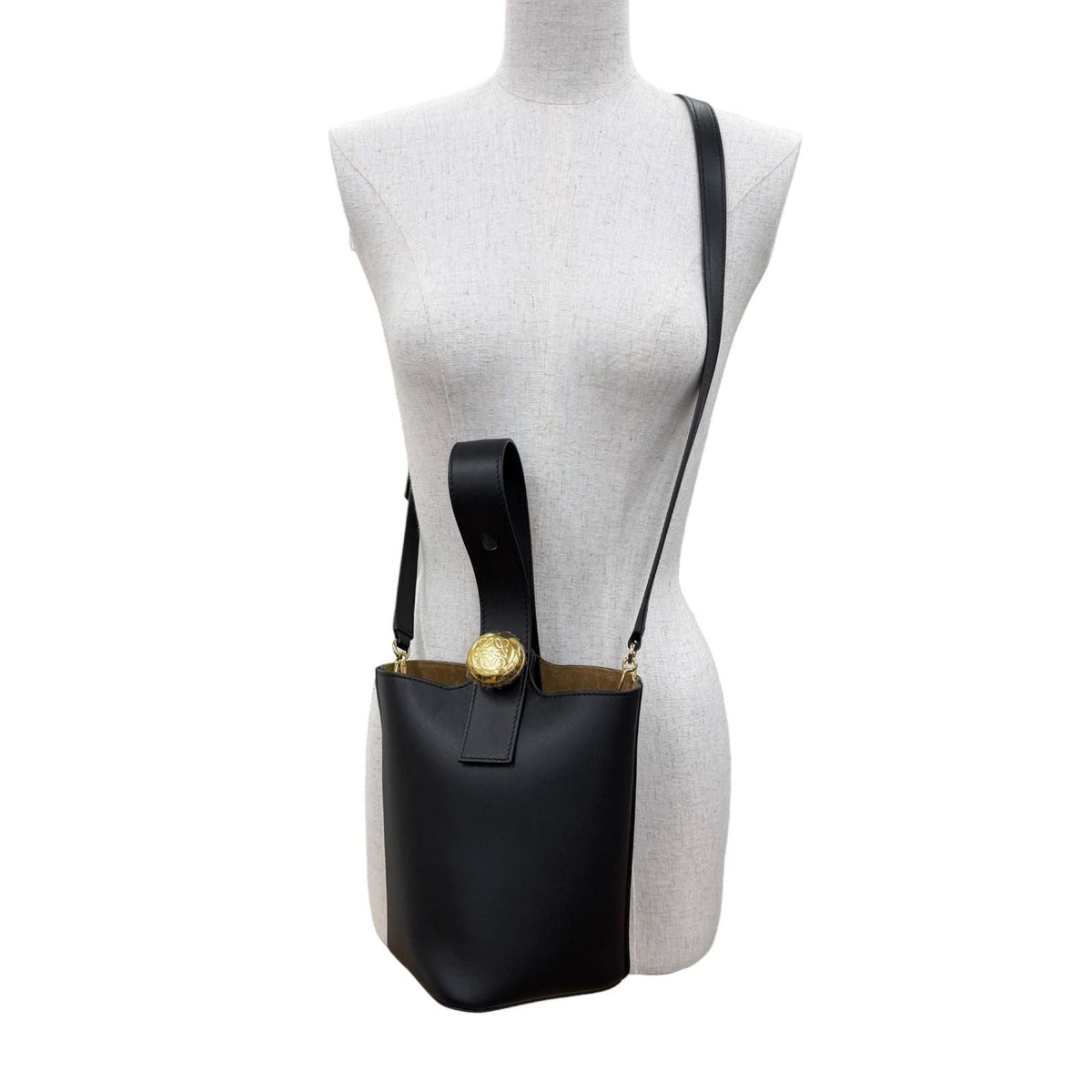 Loewe Pebble Bucket Bag Leather Handbag