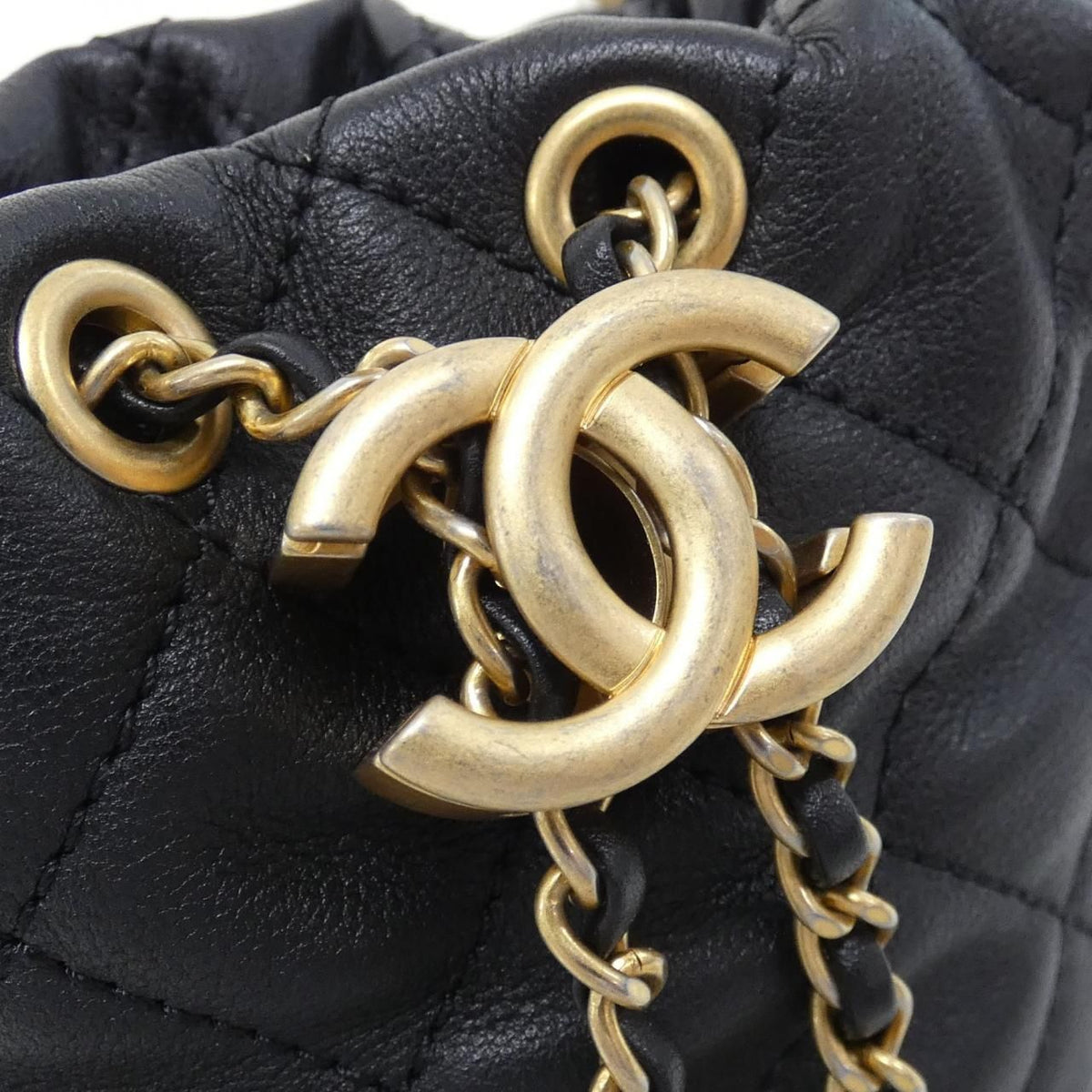 Chanel calf shoulder bag
