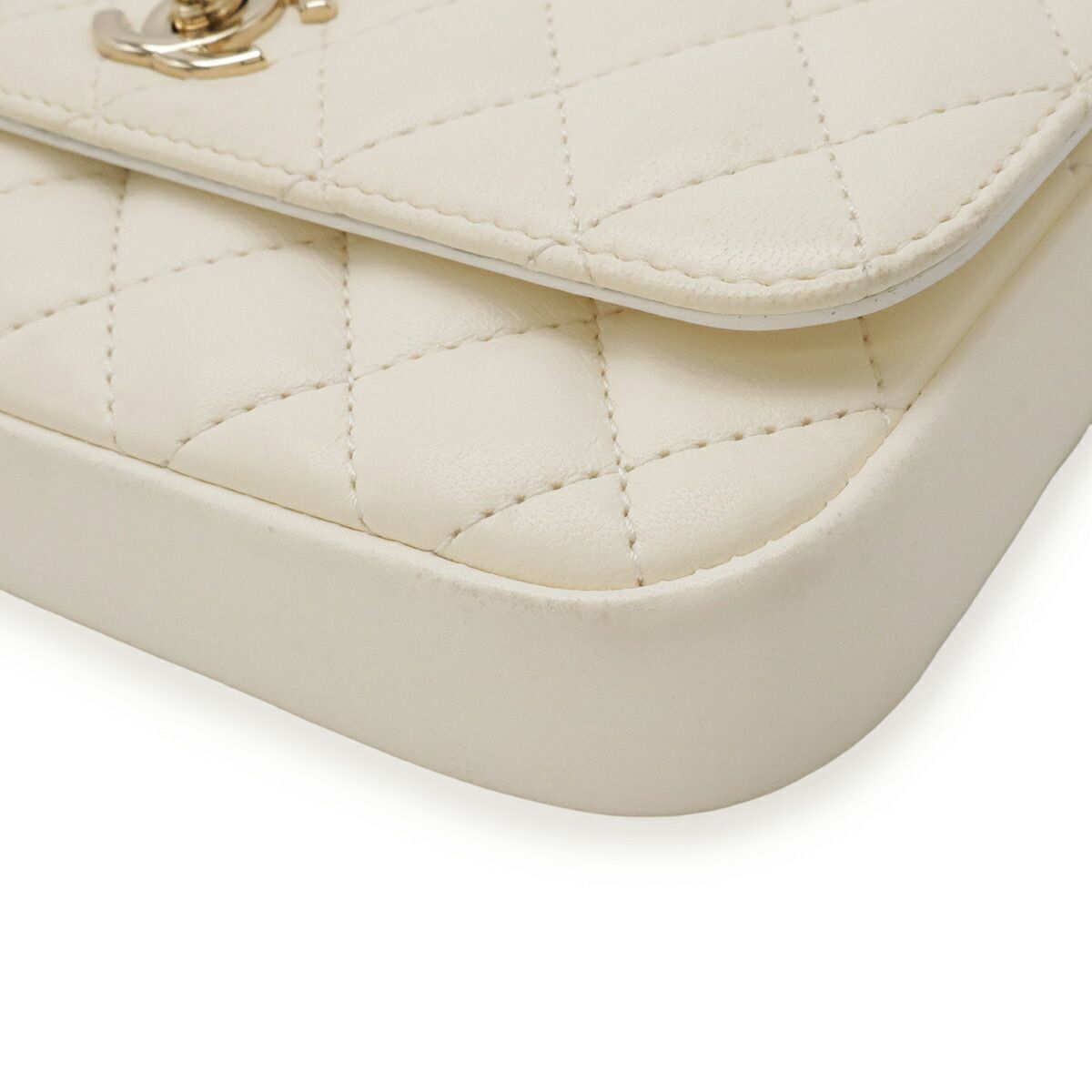 Chanel Matelasse Leather Shoulder Bag