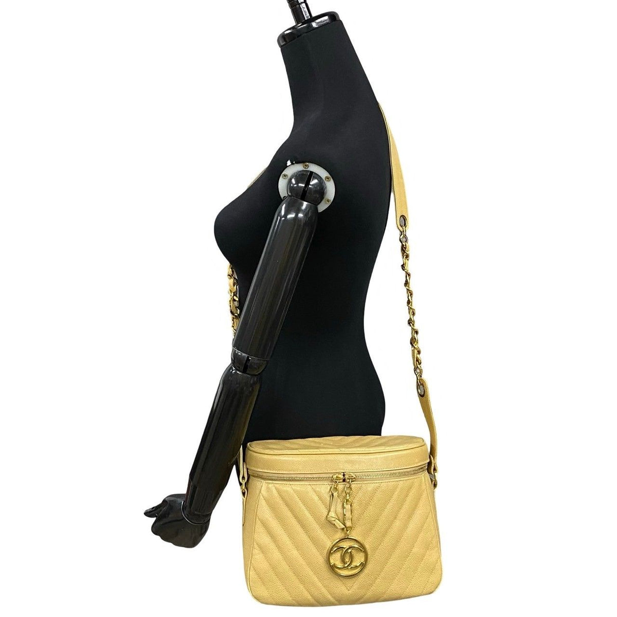 Chanel V Stitch Caviar Skin Shoulder Bag