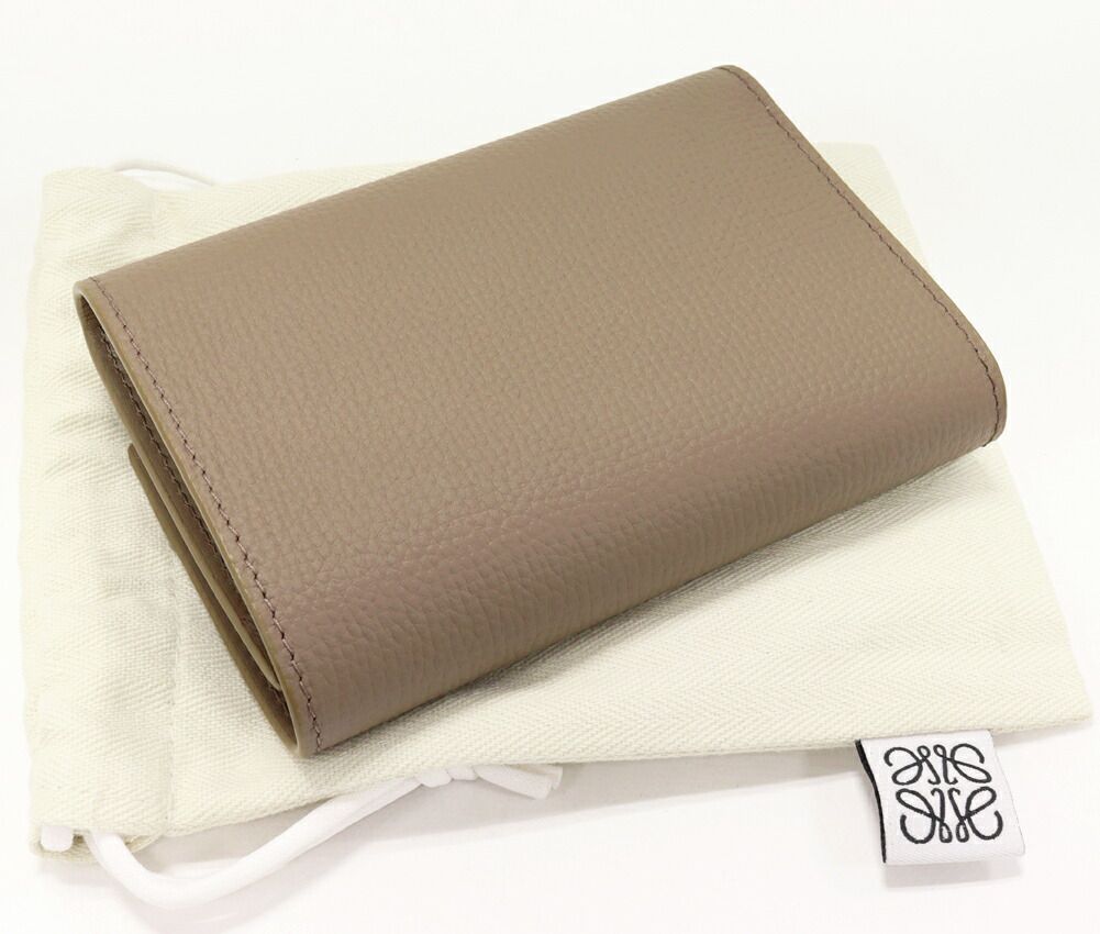 Loewe Anagram Vertical Wallet Pebble Grain Calf Trifold Wallet
