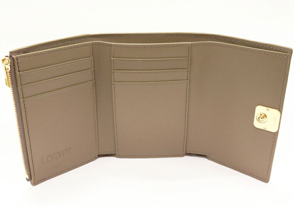 Loewe Anagram Vertical Wallet Pebble Grain Calf Trifold Wallet