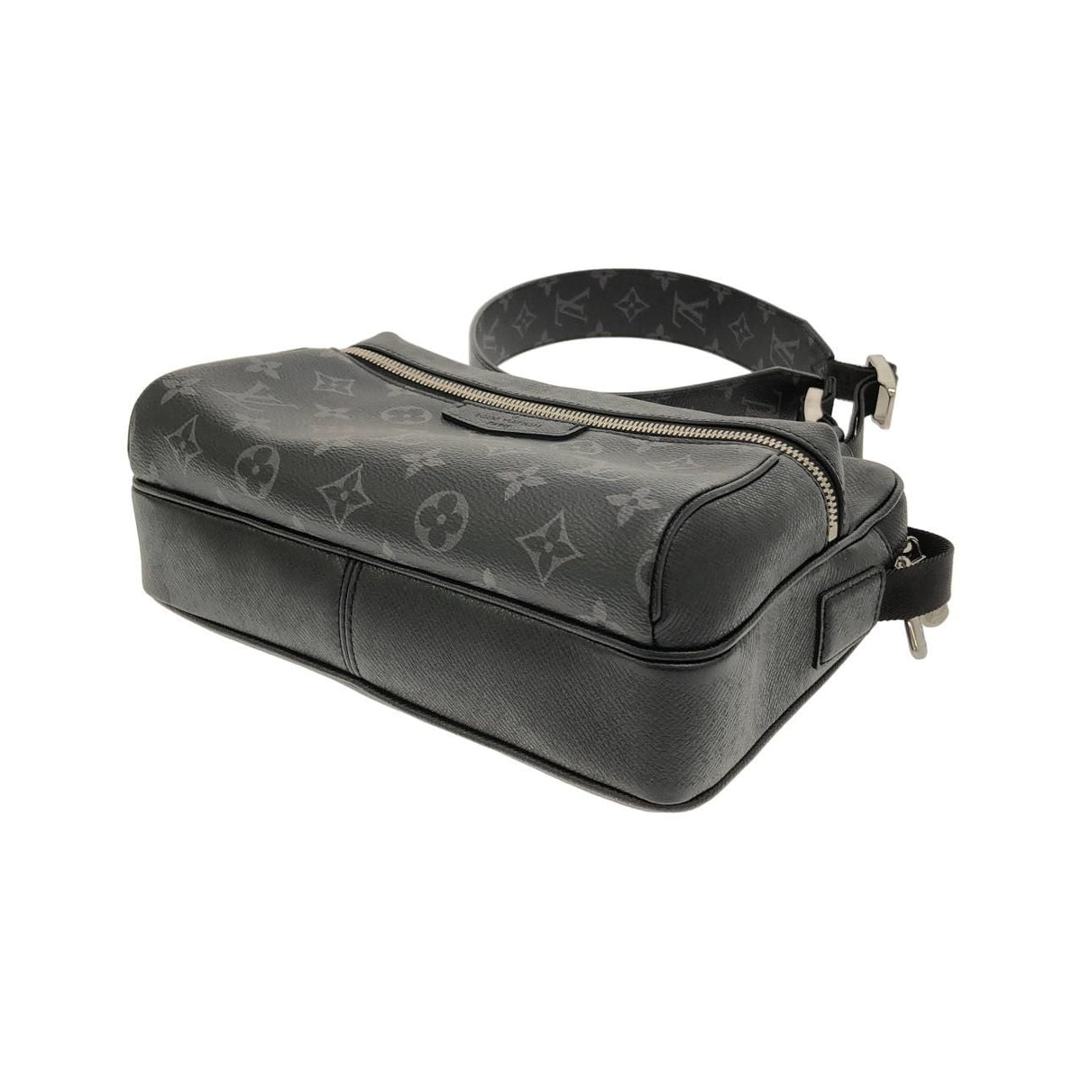 Louis Vuitton Taiga Rama Outdoor Messenger Shoulder Bag