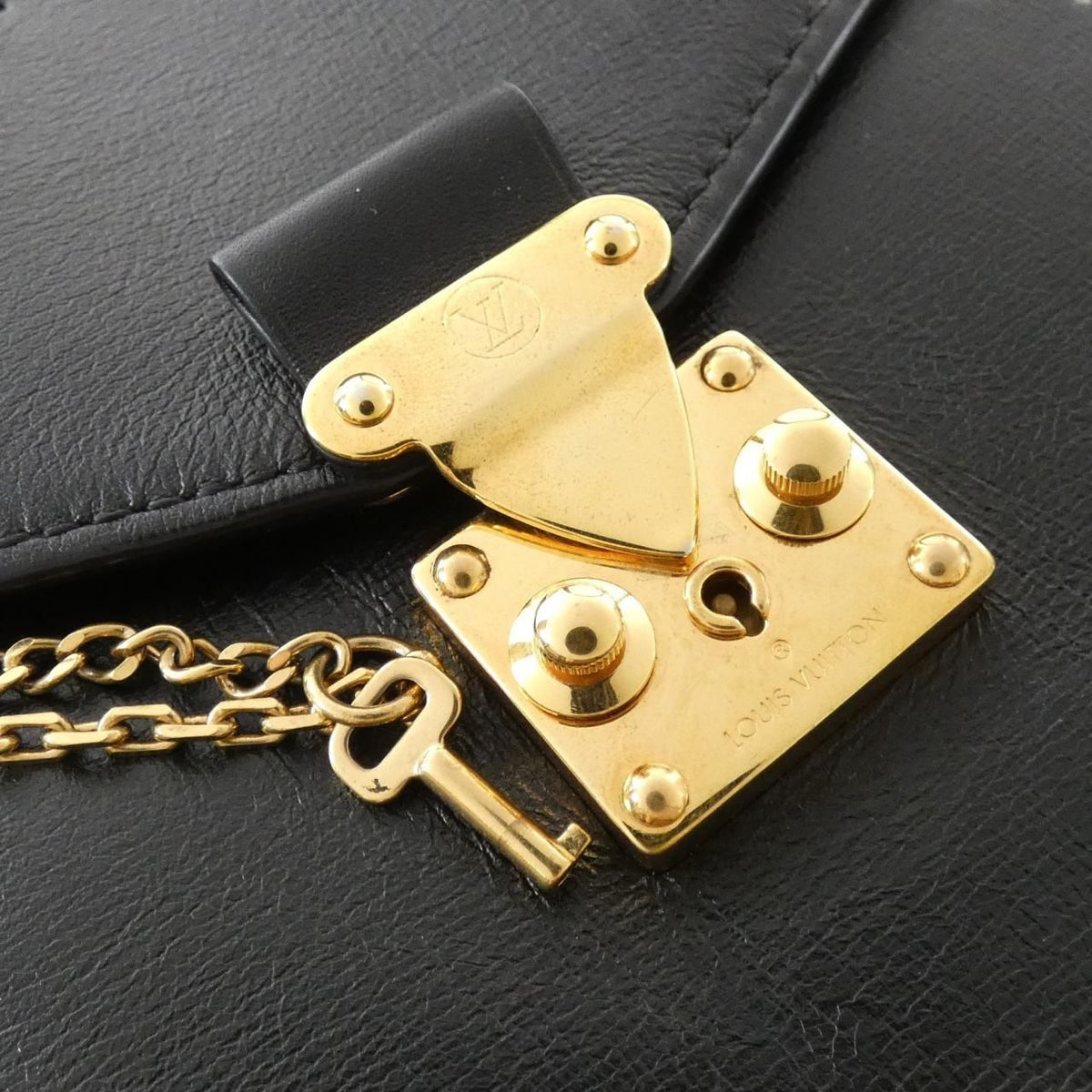 Louis Vuitton Pochette Metis Monogram Bag
