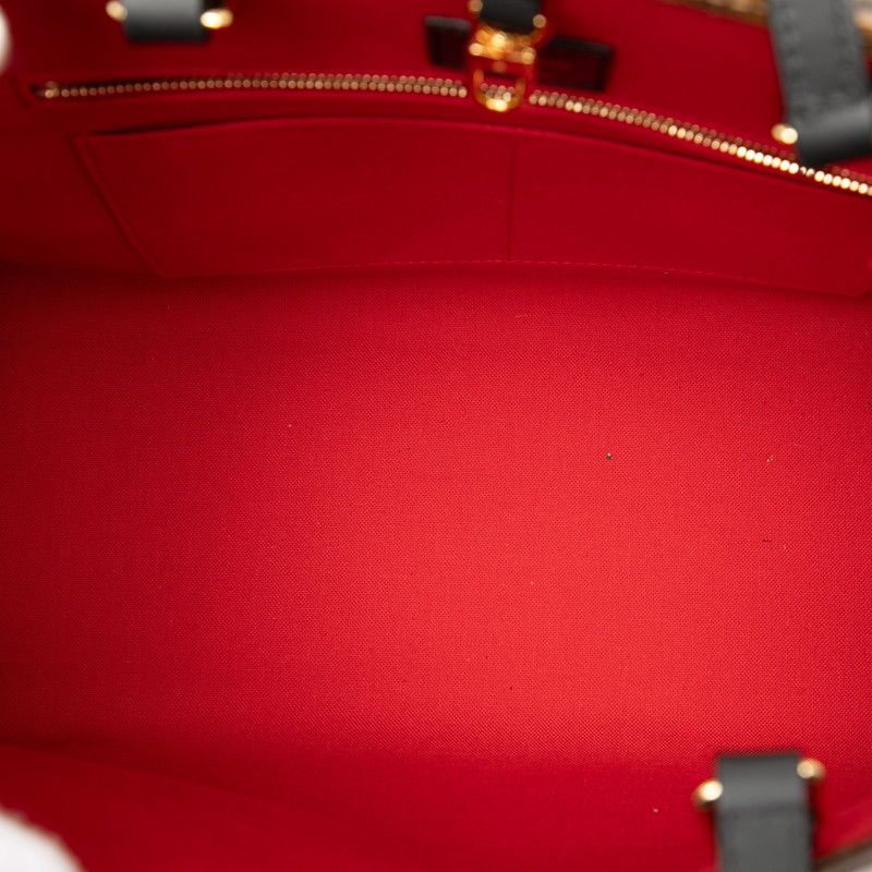 Louis Vuitton OnTheGo MM Monogram Giant Reverse shoulder bag