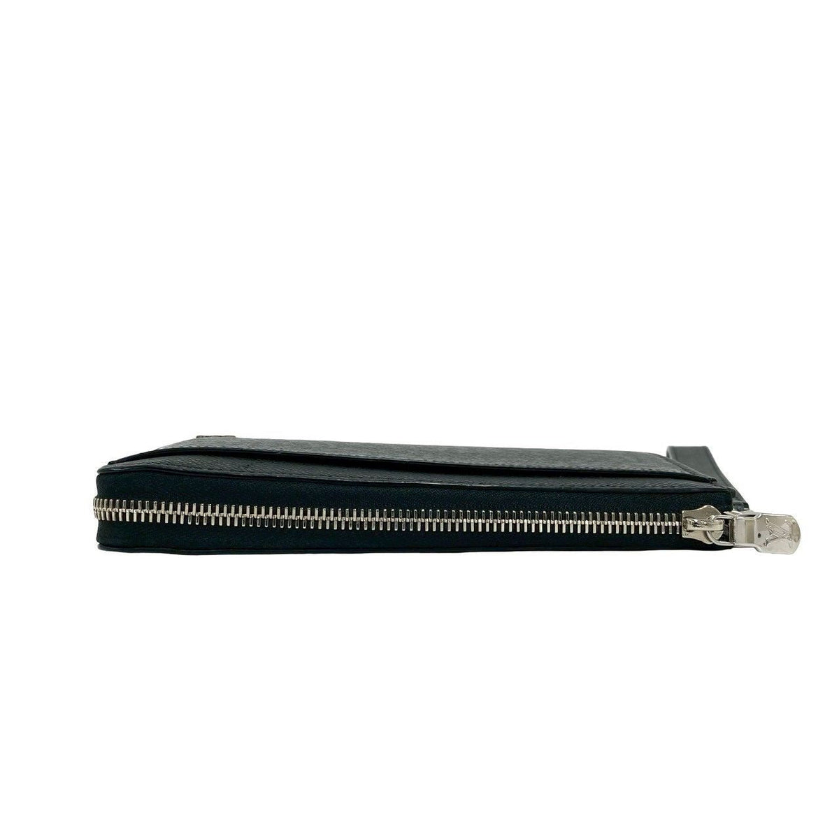 Louis Vuitton Zippy Dragonne Taiga Wallet