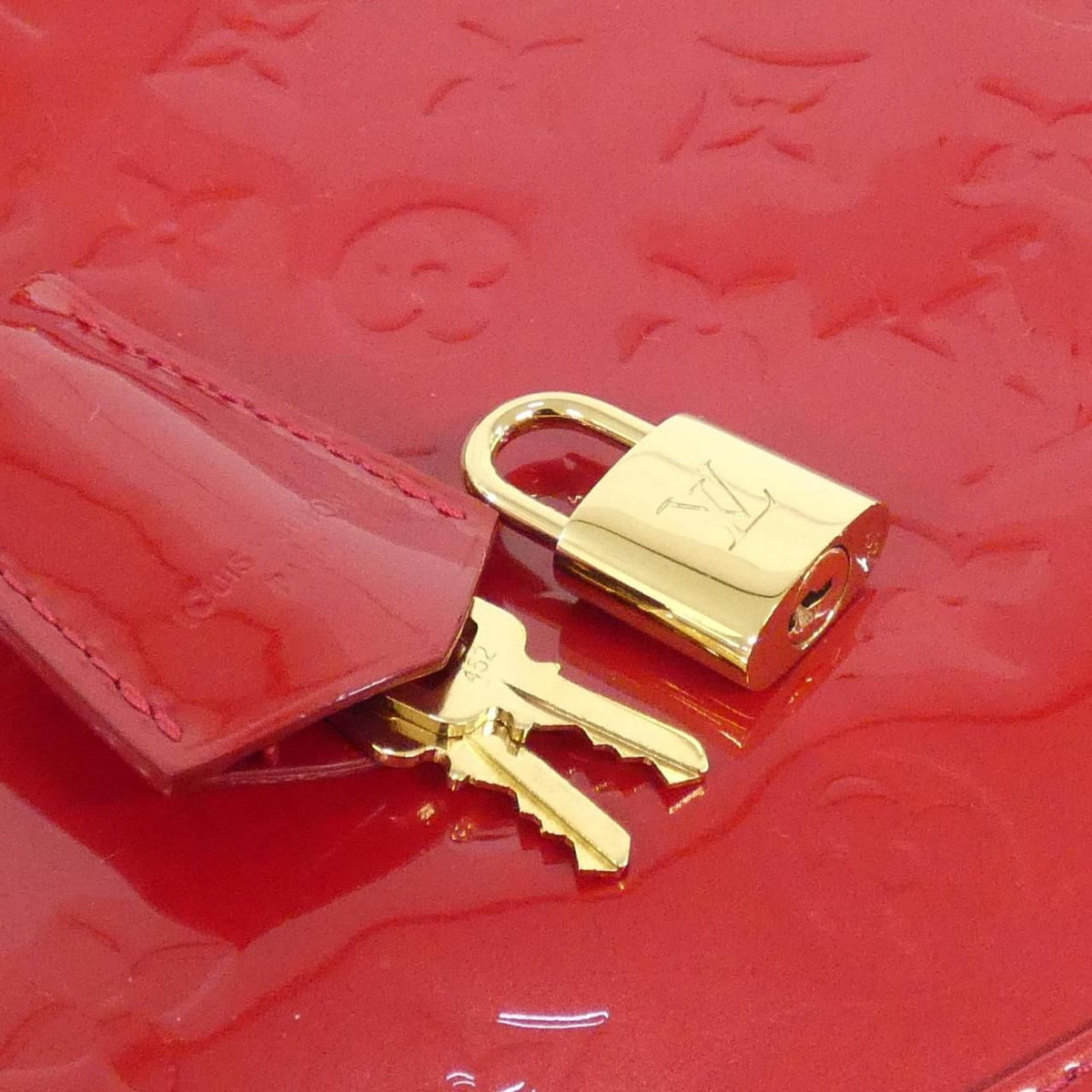 Louis Vuitton Alma Vernis Bag