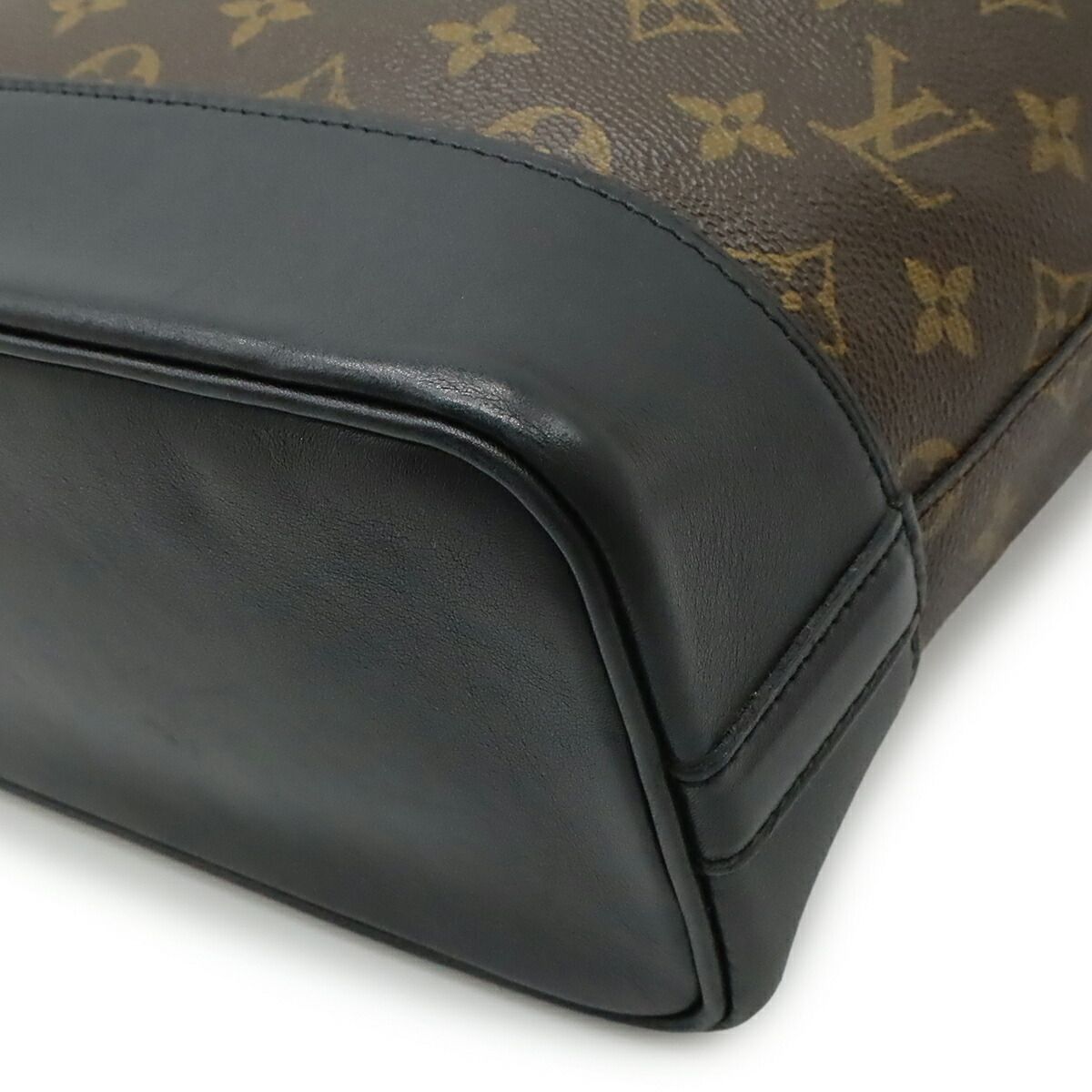 Louis Vuitton Idole Monogram Shoulder Bag