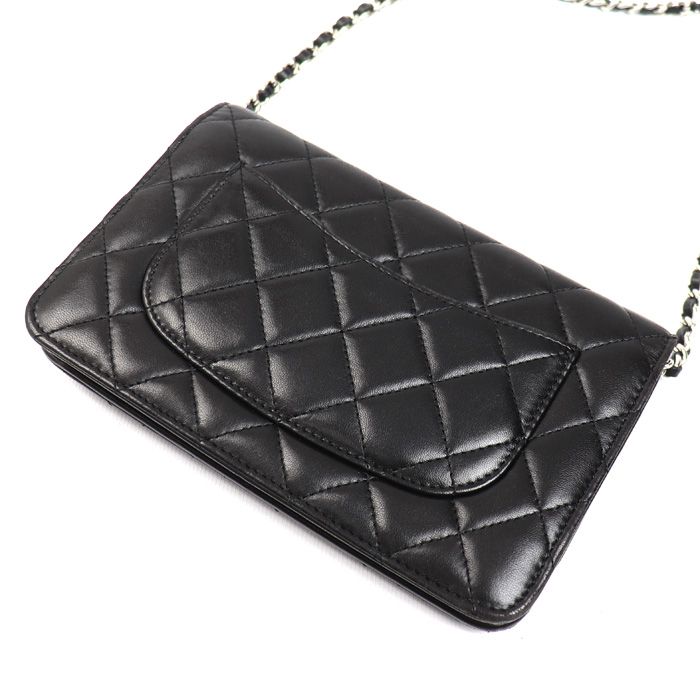 CHANEL Chain Wallet Lambskin Shoulder Bag