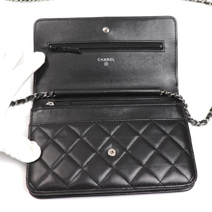 CHANEL Chain Wallet Lambskin Shoulder Bag