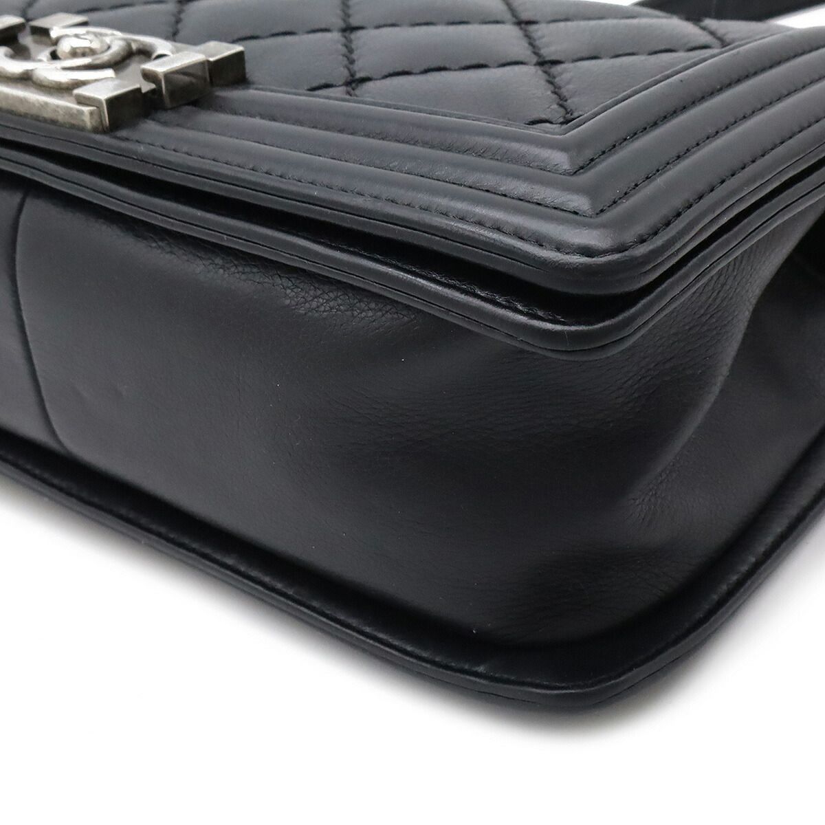Chanel Boy Chanel Leather Shoulder Bag