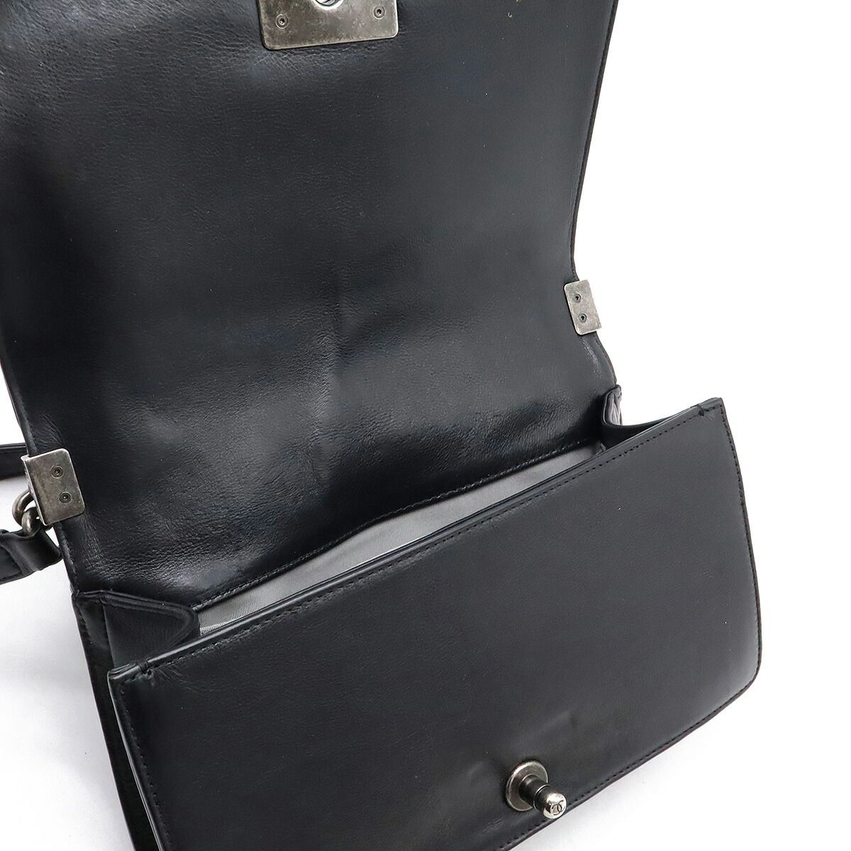 Chanel Boy Chanel Leather Shoulder Bag