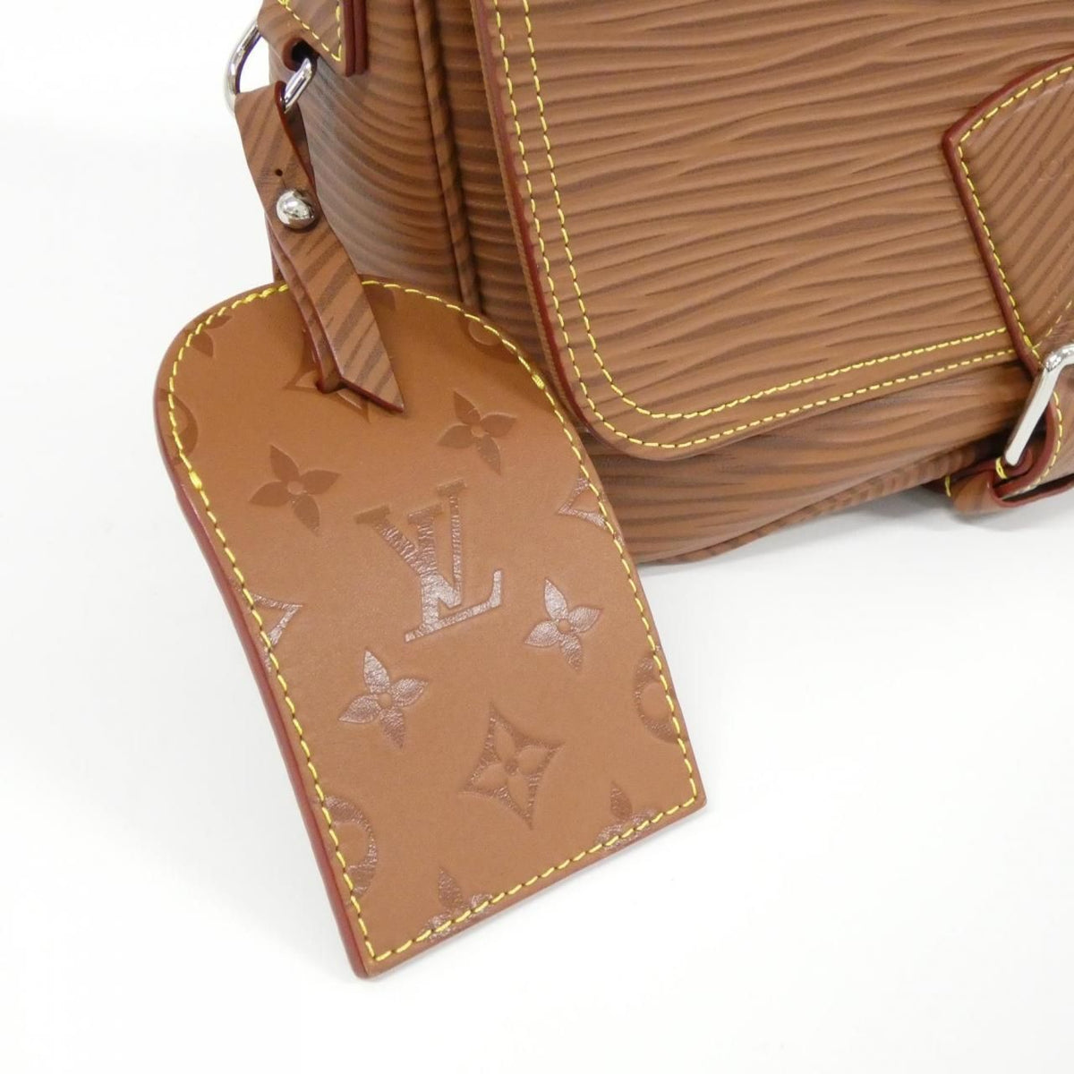 Louis Vuitton Epi XL Montsouris Messenger Bag Leather Shoulder Bag