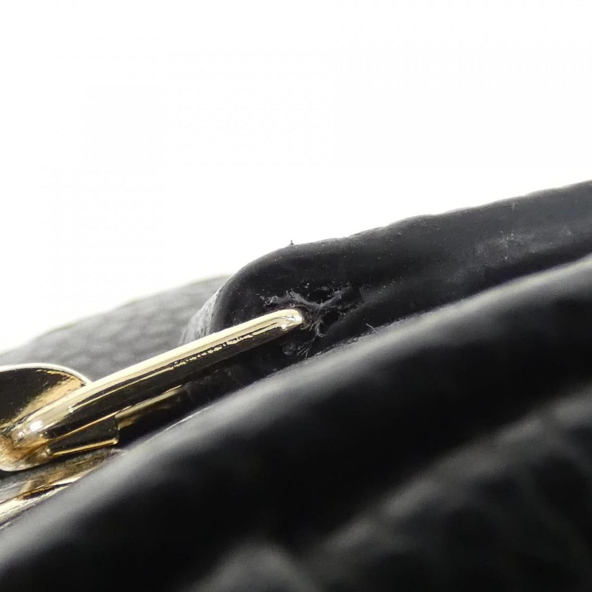 Chanel Timeless Classic Caviar Skin Chain Wallet