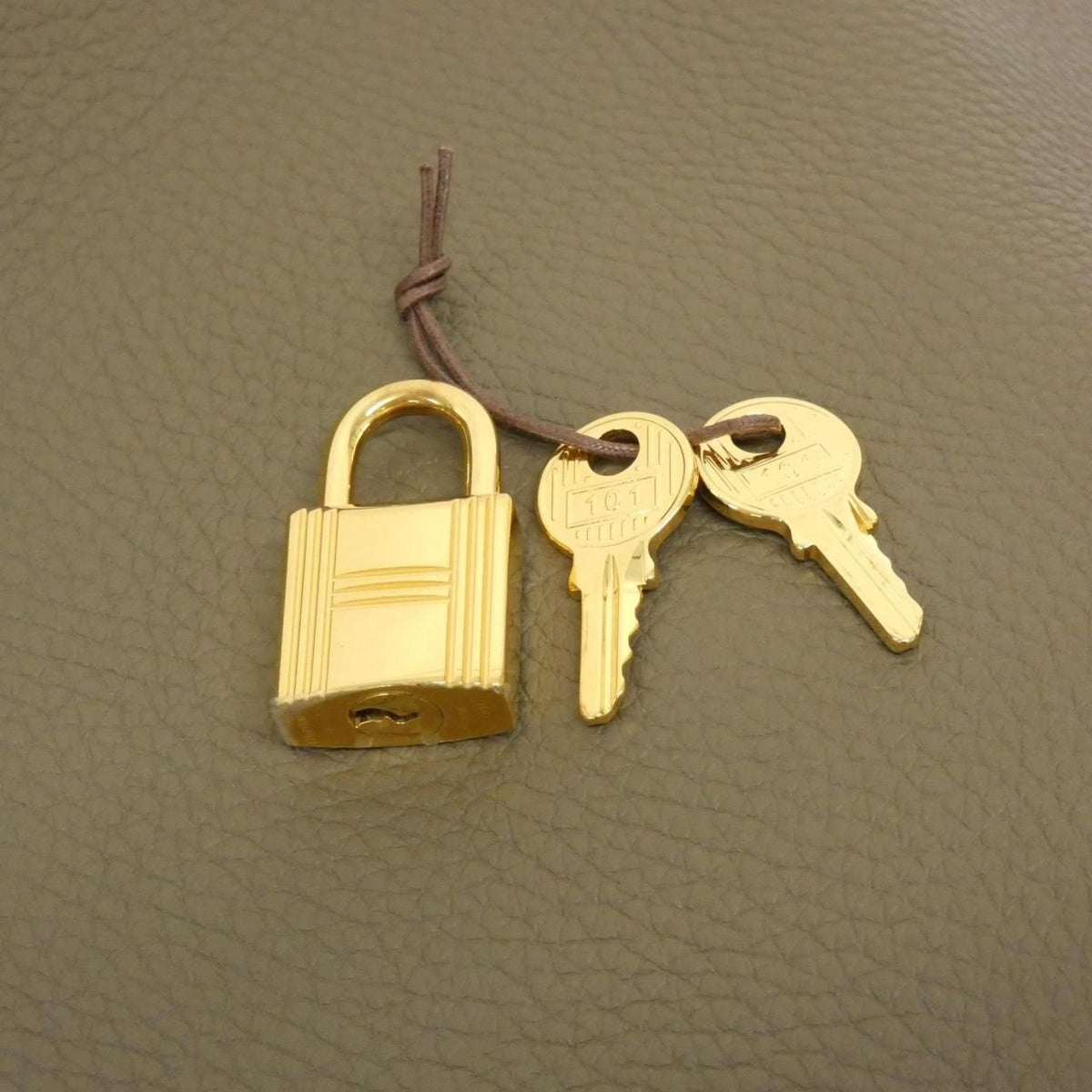 Hermes Picotin Lock MM Clemence Tote Bag