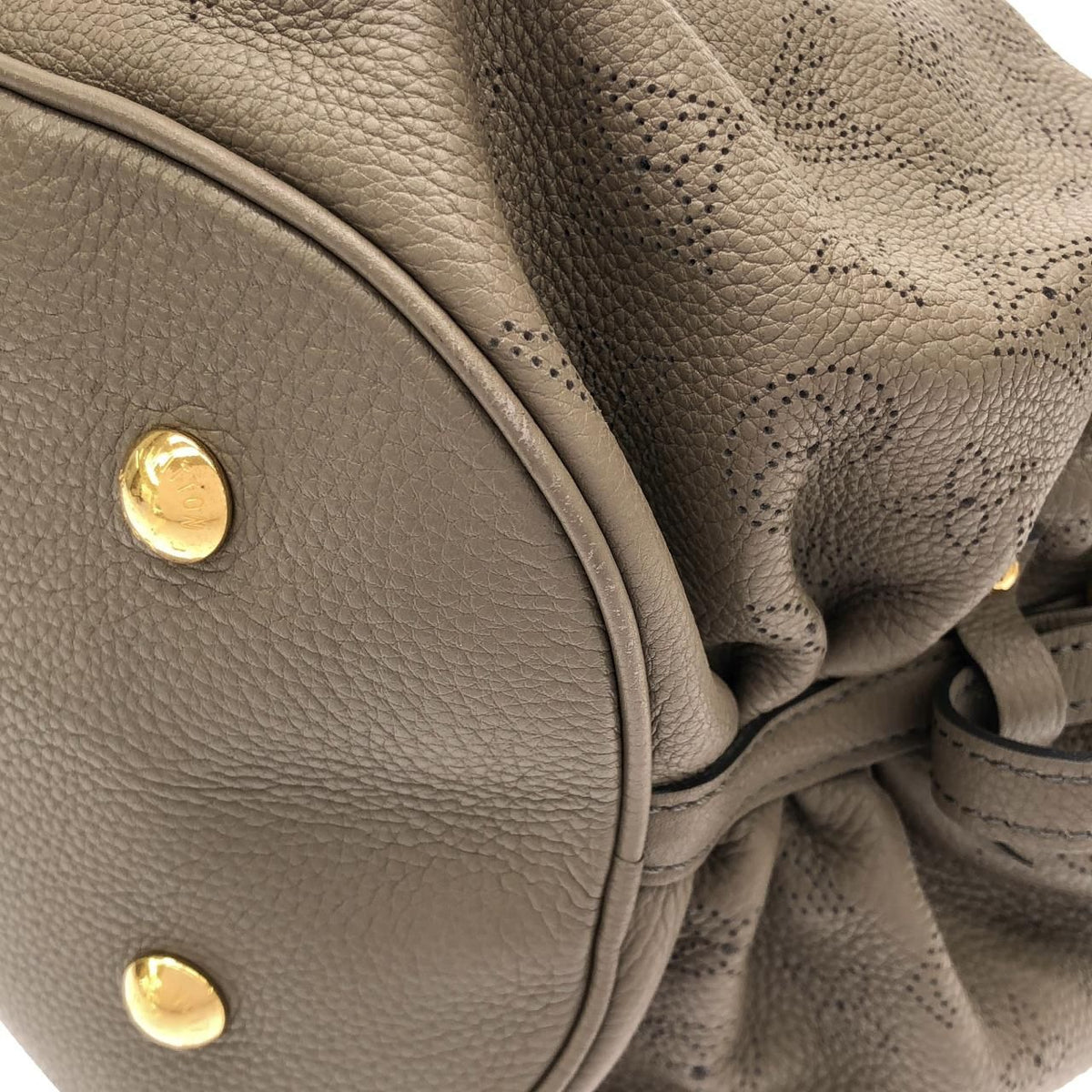 Louis Vuitton Mahina Calf Bag