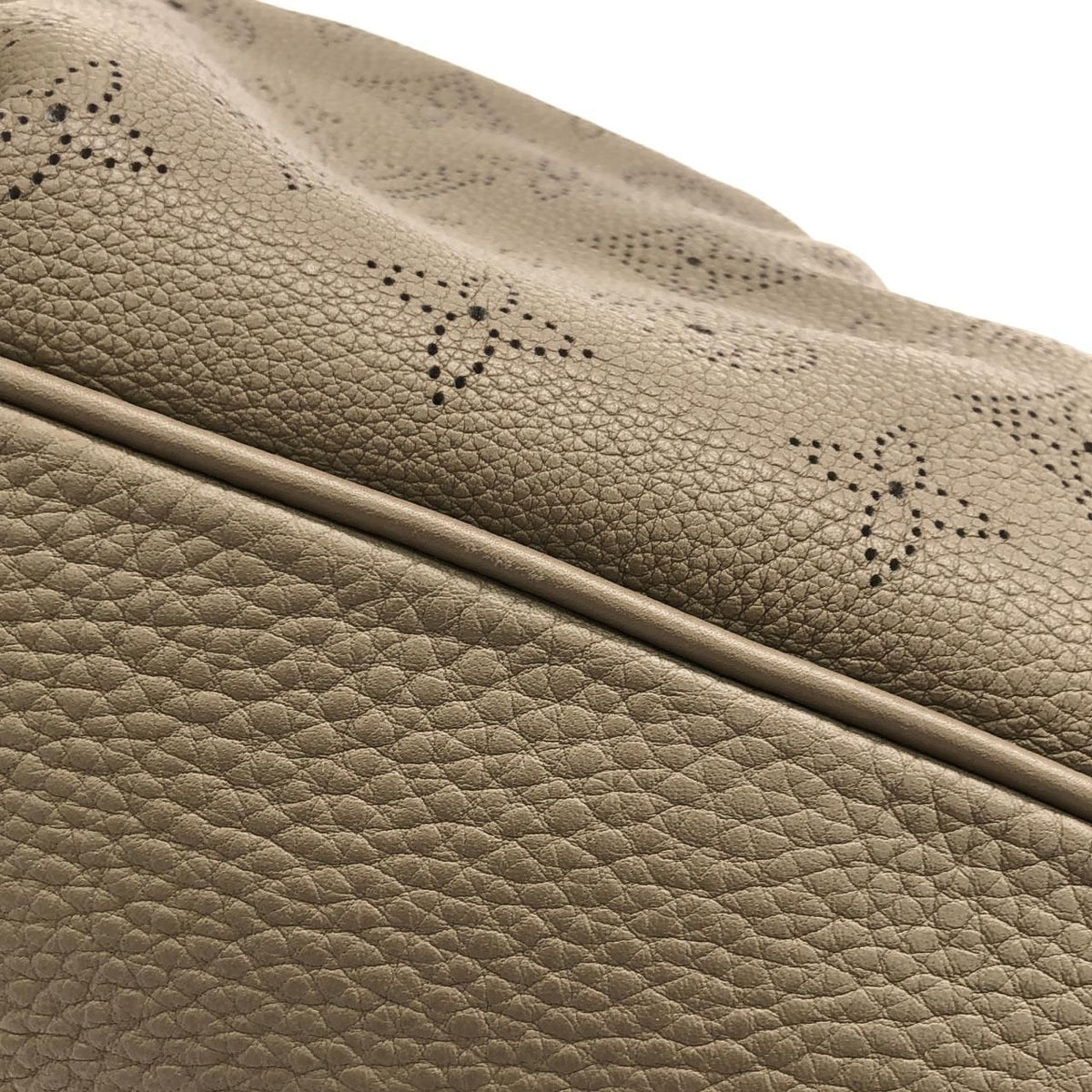 Louis Vuitton Mahina Calf Bag
