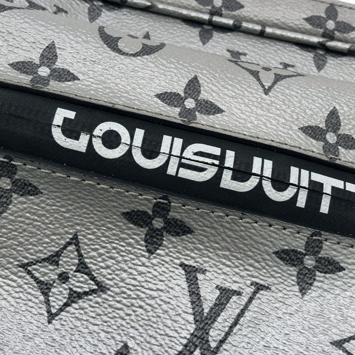 Louis Vuitton Monogram Messenger shoulder bag