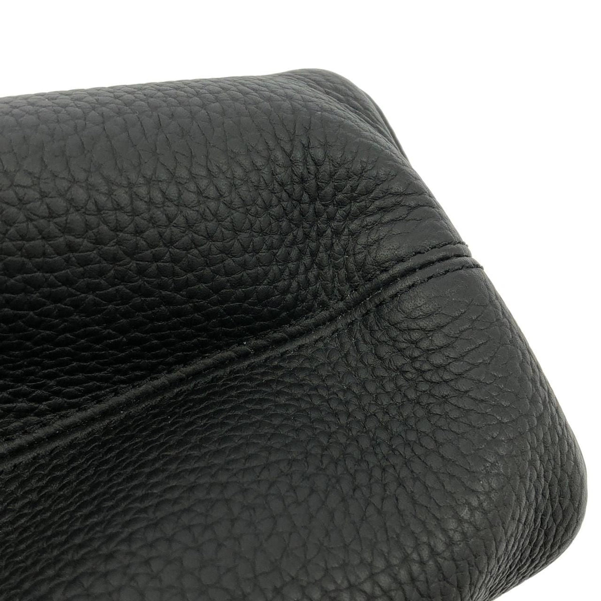 Louis Vuitton Capucines Taurillon Bag