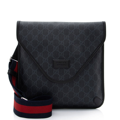 Gucci GG Supreme Envelope Medium Messenger Bag (SHF-wZrT5w)
