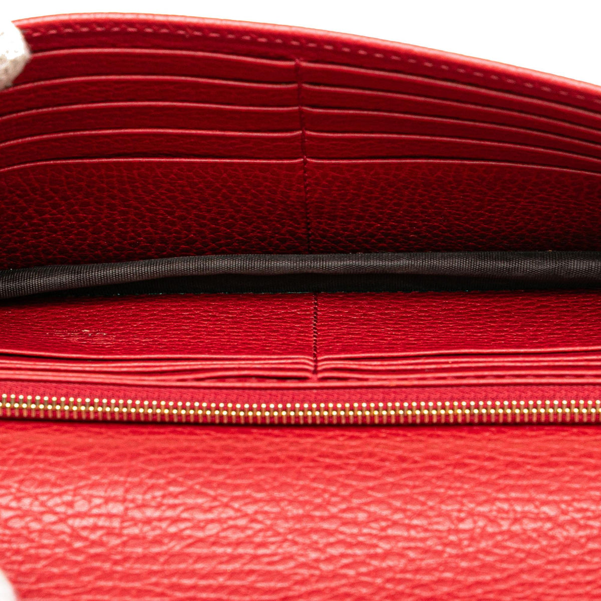 Gucci Leather Interlocking G Dollar Wallet on Chain