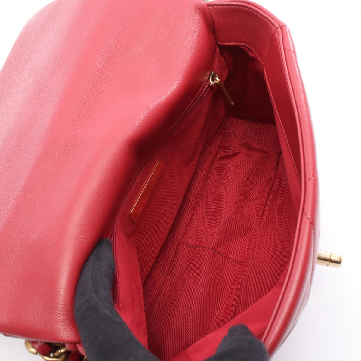 CHANEL Red 19 dix-neuf 19 Matelasse leather 2101219323244