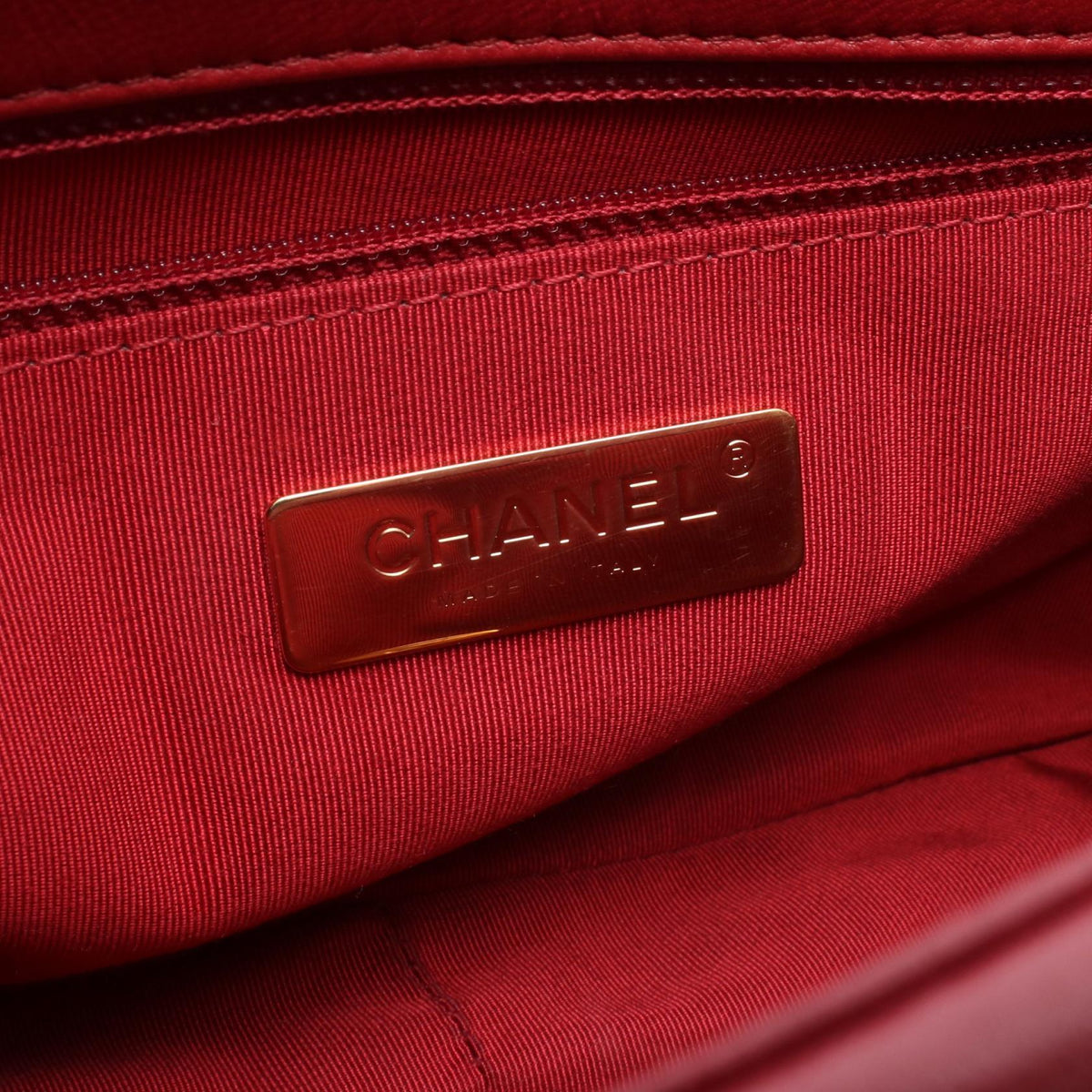 CHANEL Red 19 dix-neuf 19 Matelasse leather 2101219323244