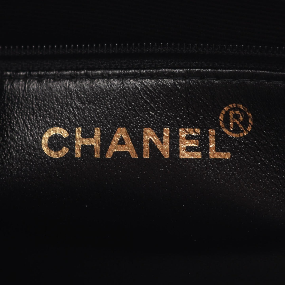 CHANEL Black logo Lambskin (sheep leather) 2101220085254