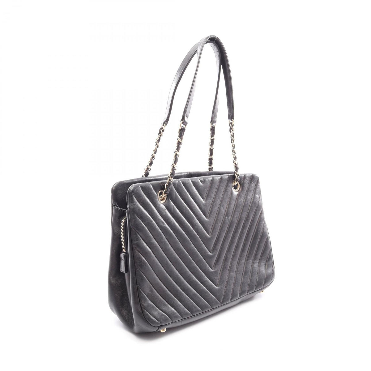 CHANEL Black V-Stitch Chevron leather 2101220082109