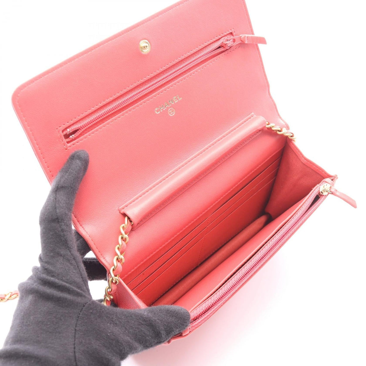 CHANEL Pink Matelasse Icon Charm Lambskin (sheep leather) A33814 2106800639766
