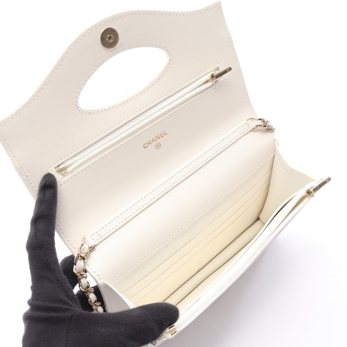 CHANEL White Matelasse leather 2106800639483