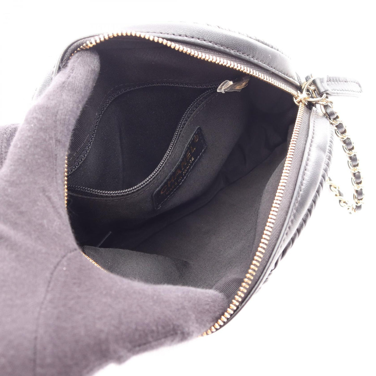CHANEL Black Oval Pleated Lambskin (sheep leather) 2101220073770