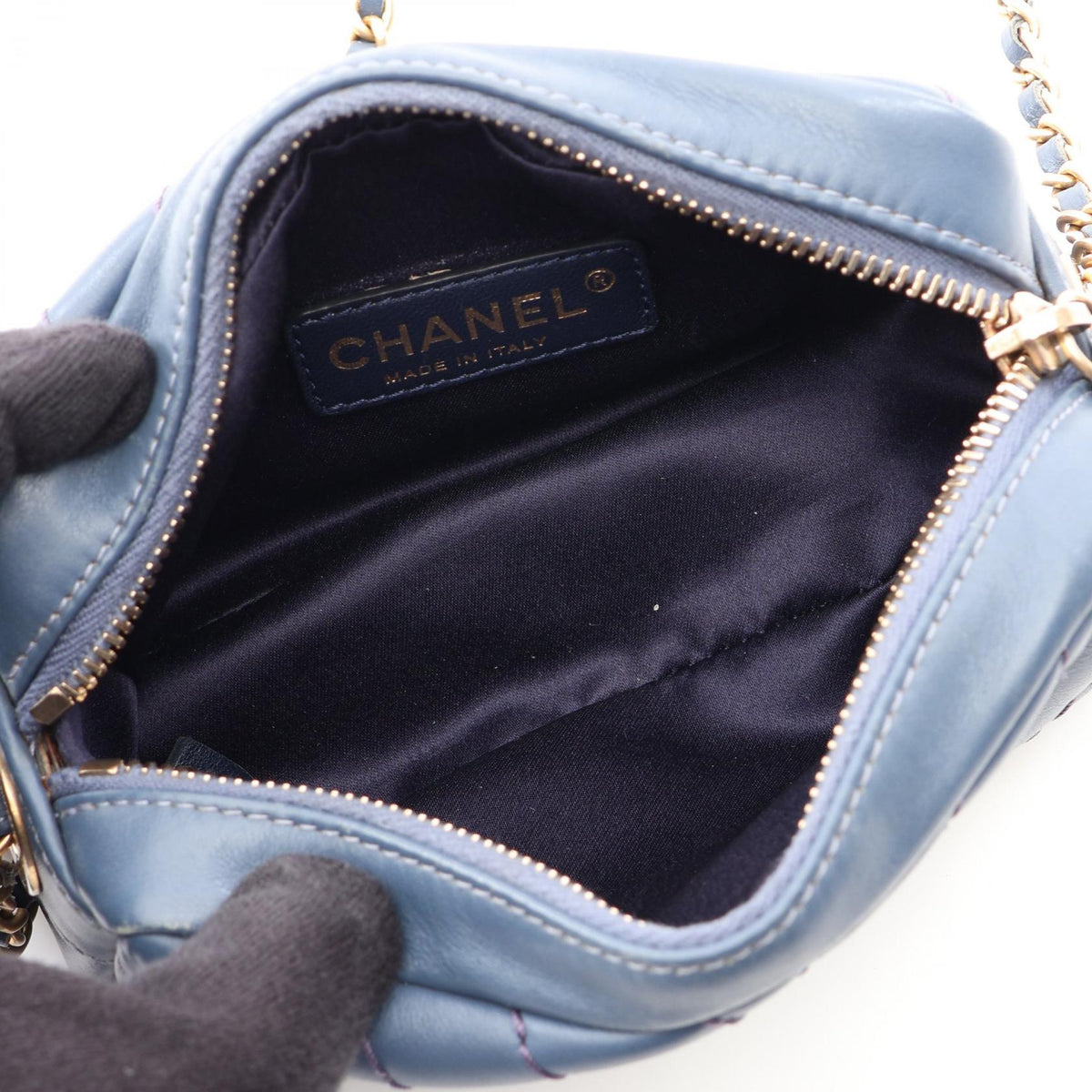 CHANEL Blue V-Stitch Chevron leather 2104102529464