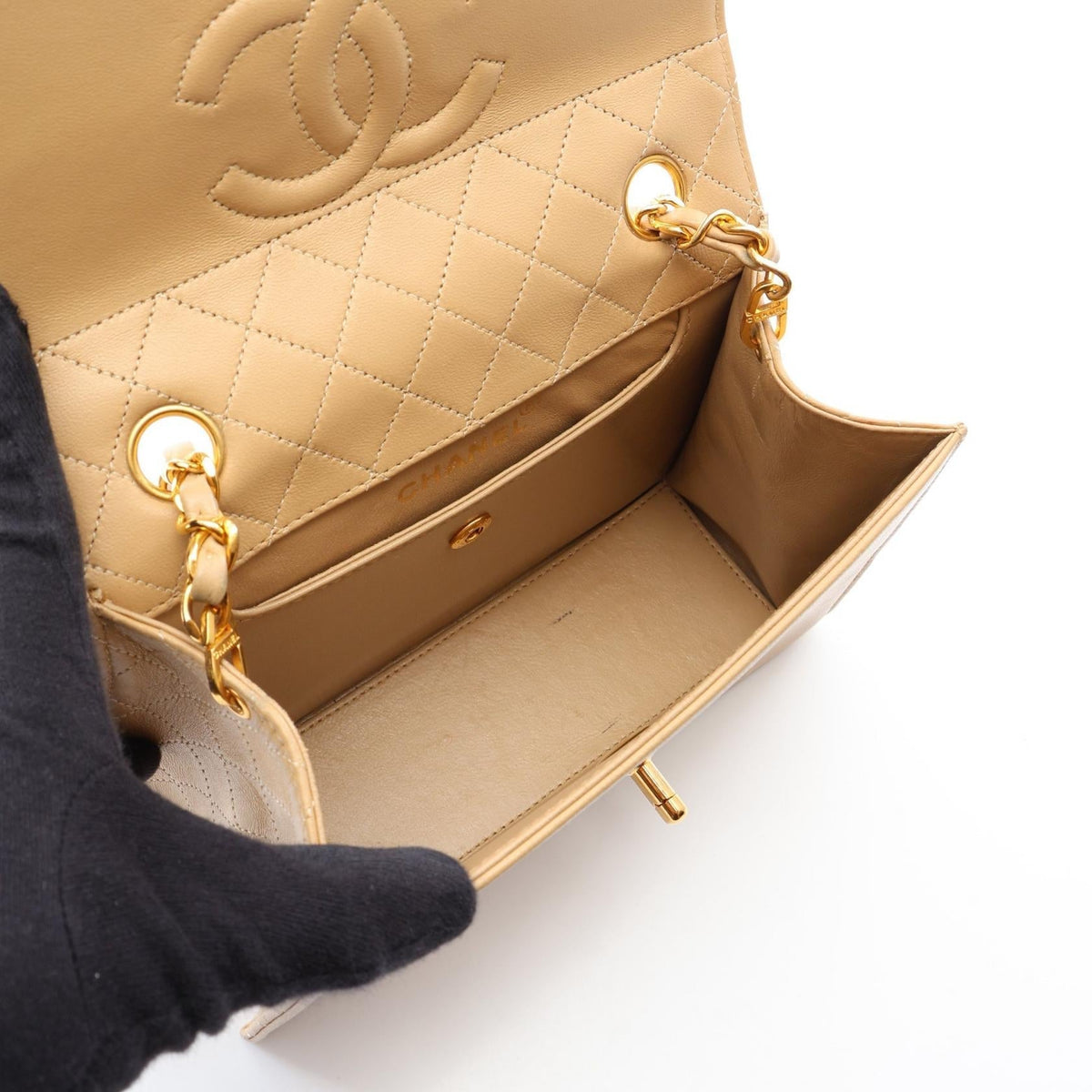 CHANEL Beige Matelasse Lambskin (sheep leather) 2101220035662