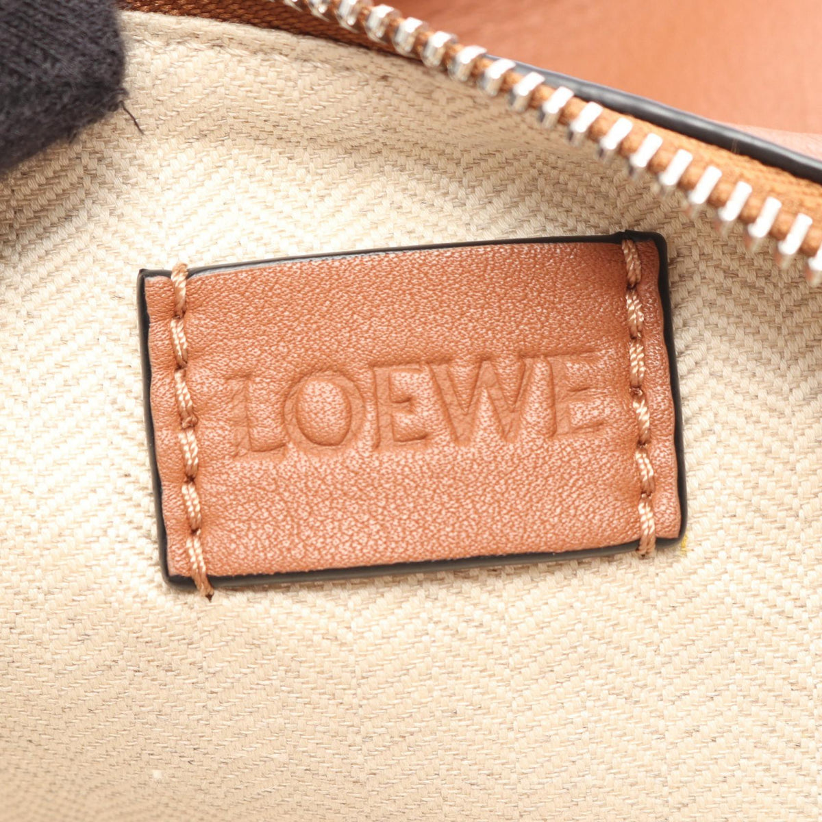 LOEWE Cuby Small Shoulder Bag Brown leather B906Q63X01 2101220011222